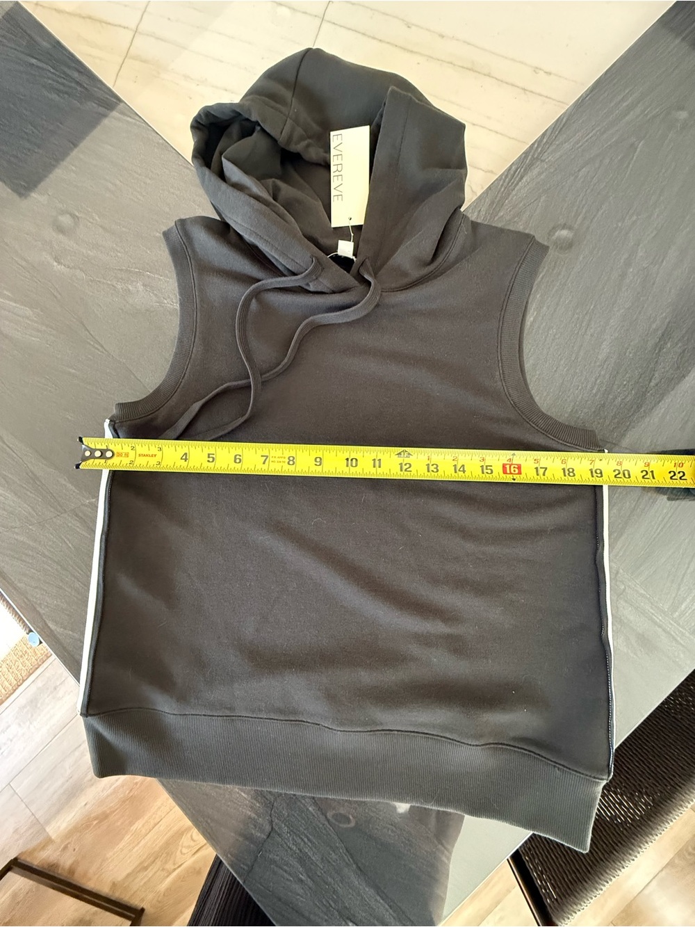 Evereve Kennedy Black Sleeveless Hoodie Pullover - Picture 6 of 7